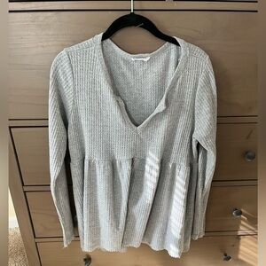 First Love NWOT M L/S V-neck Babydoll tunic. Silver.